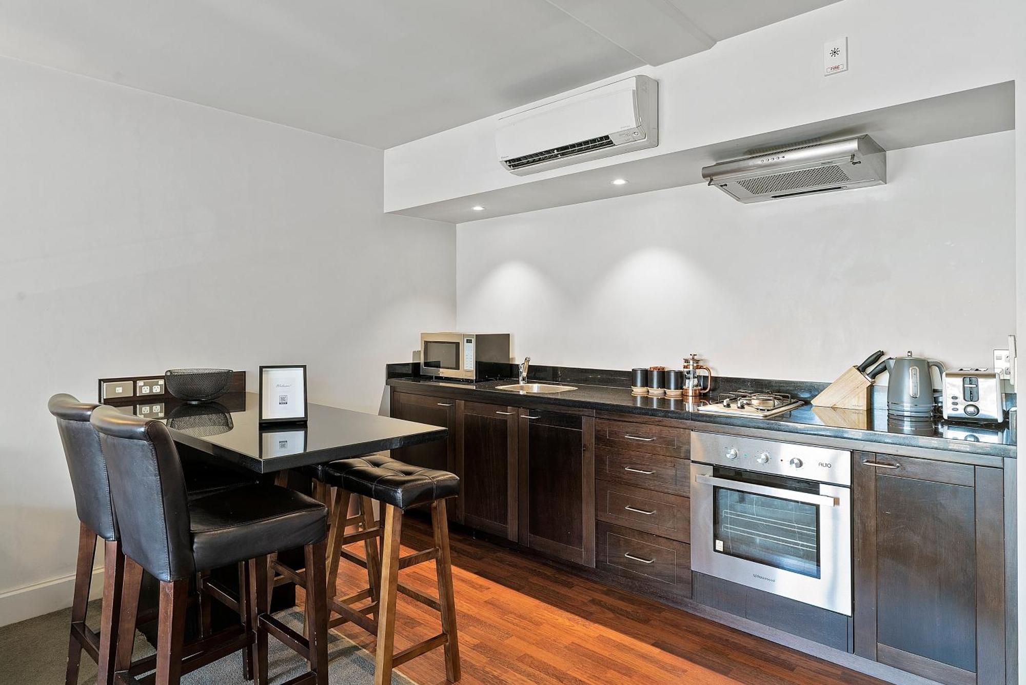 Lakeside Living - Modern 2-Bedroom Apartment Queenstown Ngoại thất bức ảnh